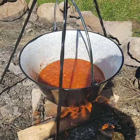 Luxusný stan Rent-a-fairytale Tent 